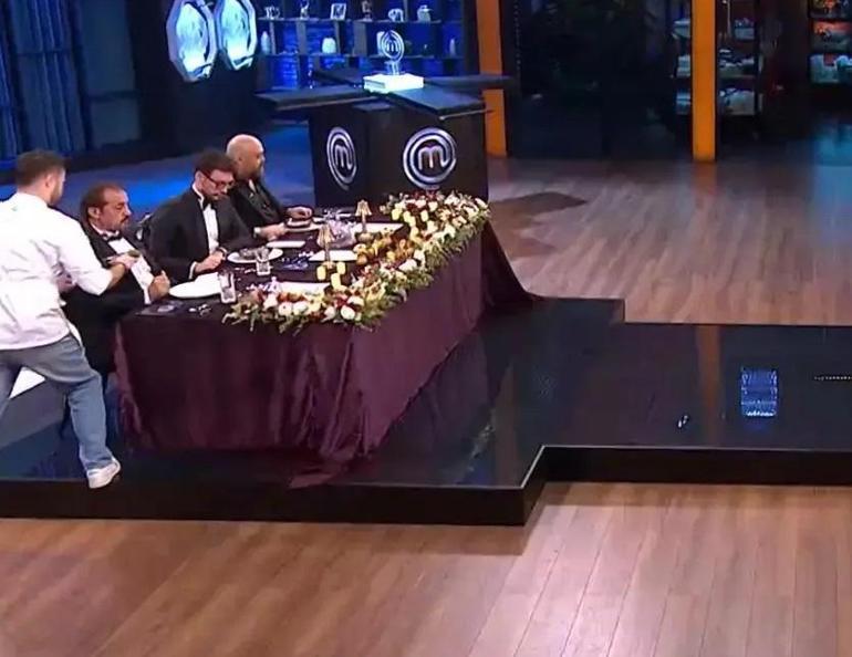 BAKIN MASTERCHEF ŞAMPİYONU KİM 2024 Onur ve Kerem hünerlerini gösterdi Kupa sahibini buldu